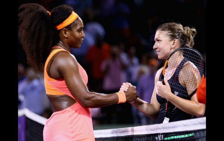 Luego de perder el segundo set, Williams recordó su papel de defensora del título y dipuso fácil de la europea. AFP / C. Brunskill