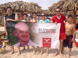 Fernando Elizondo presumió el apoyo de ciudadanos que se fueron a la playa para mostrarle apoyo. TWITTER / @FElizondoB
