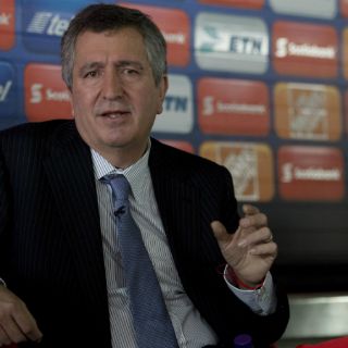 Vergara ''rompe'' con Angélica Fuentes; ventila desfalco