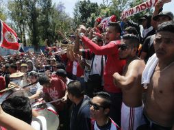 'Es la primera vez que llevo a mis hijos y espero que no pase nada malo, pero yo sí he ido en varias ocasiones', dijo don Ismael. EL INFORMADOR / F. Atilano