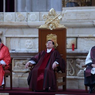 Norberto Rivera llama a perder la violencia en la cruz