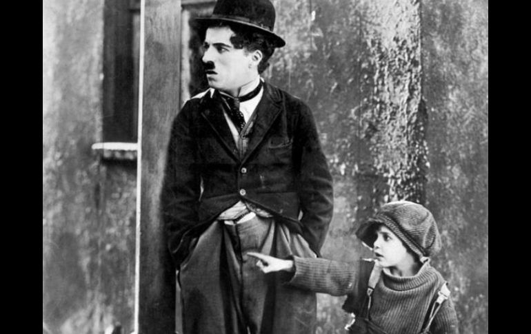 Charles Chaplin es recordado por su papel del vagabundo 'Charlot' en múltiples películas y como un símbolo del humorismo. AFP / ARCHIVO