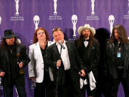 Los integrantes de Skynyrd; y en la esquina izquierda, Bob Burns. EFE / ARCHIVO