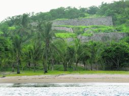 Ir a la playa, en México y ahora mismo, es resignarse a uno de dos males: el camping, o el alboroto de un parador de 'zona hotelera'. ESPECIAL /