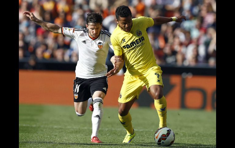 Gio ingresó en el duelo en el que su equipo alcanzó los 50 puntos. EFE / K. Fosterling