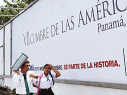 ANUNCIO. Escolares en la Ciudad de Panamá. AP /