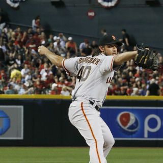 Sergio Romo y  Óliver Pérez tienen regular debut en Grandes Ligas 2015