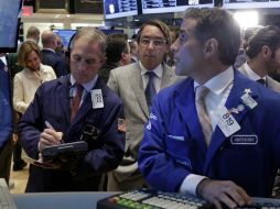 El compuesto Nasdaq perdió siete puntos ubicándose en cuatro mil 910 unidades. AP / ARCHIVO