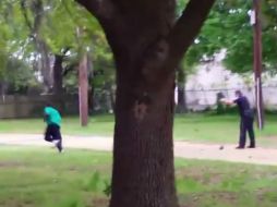 El suceso ocurrió el sábado pero hasta este martes salió a la luz un vídeo, grabado por un peatón. YOUTUBE / YouLatestNews