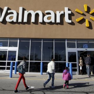 Walmart acelera ventas en 2015, pero frena aperturas