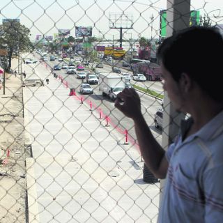 Piden recuperar camellones laterales en Prolongación López Mateos