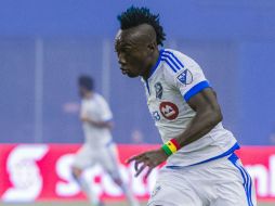 ''Es muy triste que esta generación de fanáticos todavía realice ruidos de mono cuando jugadores negros están jugando'', tuitea Oduro. MEXSPORT / ARCHIVO