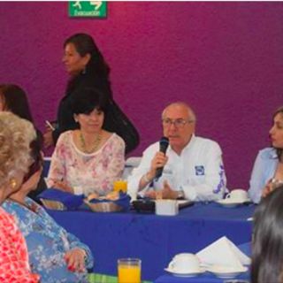 Martínez Mora reta a sus contrincantes a generar empleos