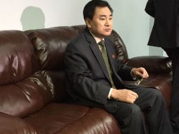 An Myong Hun dijo que el Mu Du Bong es estrictamente un barco comercial y que más de 50 tripulantes permanecen a bordo. AP / C. Anna