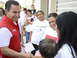 A través de su cuenta de Twitter, Rizo dio a conocer que planea crear un programa de becas de estudio. TWITTER / @ChavaRizo