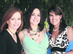 Elegantes. Lourdes González con Sofi y Maguita Arregui.  /