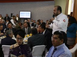 Villanueva estuvo ante representantes del los Colegios de Contadores Púbicos de Guadalajara y  de Abogados de Jalisco. ESPECIAL / Ricardo Villanueva