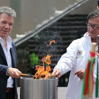 Colombia suspenderá por otro mes bombardeos a las FARC