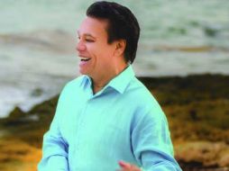 En el nuevo material, Juan Gabriel interpreta al lado de figuras coom Rocío Durcal e Isabel Pantoja. TWITTER / @soyjuangabriel