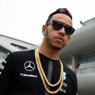 Mercedes domina primera práctica en China