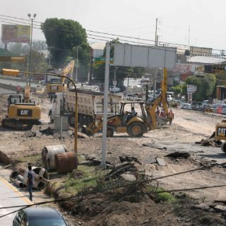 Realizan operativo en Periférico por construcción de nodo vial