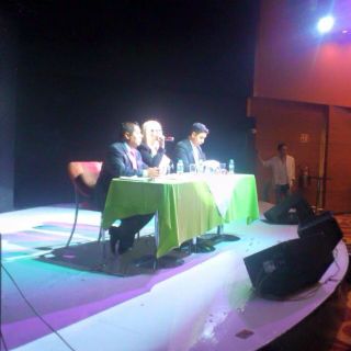 Sabrina dice que no llamó 'raza de mierda' a mexicanos