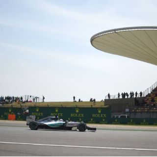 Lewis Hamilton lidera tercera práctica para el GP de China