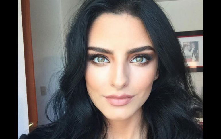 La actriz está analizando lo que quiere hacer después de el reciente estreno de la cinta 'A la Mala' y terminar de filmar nuevo rodaje. TWITTER / @AiSlinn_Derbez