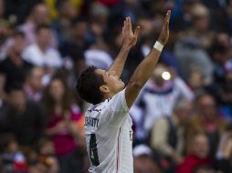 ''Chicharito'' celebra su gol durante el encuentro entre el Real Madrid y el Éibar. AP / A. Kudacki