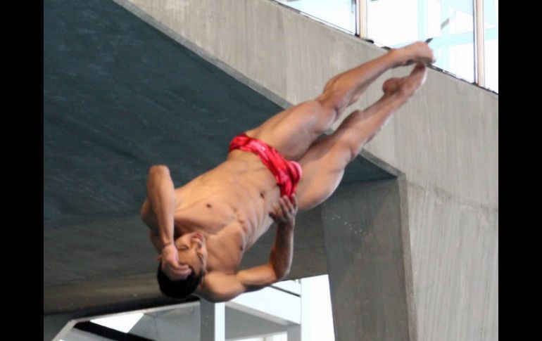 El competidor mostró un buen repertorio en cada una de las salidas al trampolín para llevarse el oro con una suma de 527.35. TWITTER / @CONADE