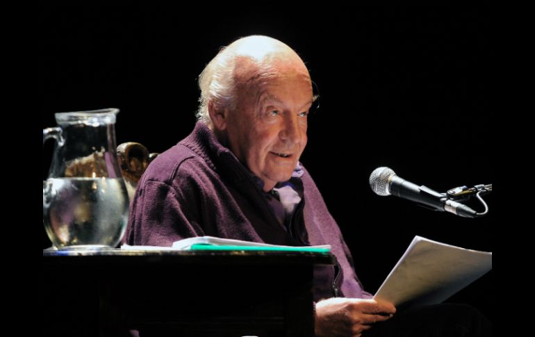 El reconocido autor y periodista uruguayo, Eduardo Galeano, fallece por agravamiento de su estado de salud a los 74 años. AFP / M. Rojo