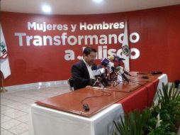 Piden al INE investigue a Carlos Lomelí pues dicen pone en duda los documentos que presentó como candidato a diputado distrito 4. TWITTER / @PRIJalisco2013