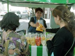 Si comes en la calle debes de extremar precauciones en esta temporada de calor. EL INFORMADOR / ARCHIVO