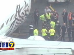 El operario salió por su propio pie y contó a las autoridades que 'se había quedado dormido'. AP / LOCAL TV OUT