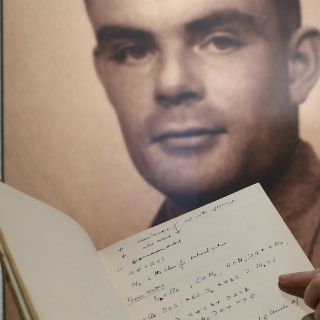 Subastan cuaderno de apuntes del matemático Alan Turing