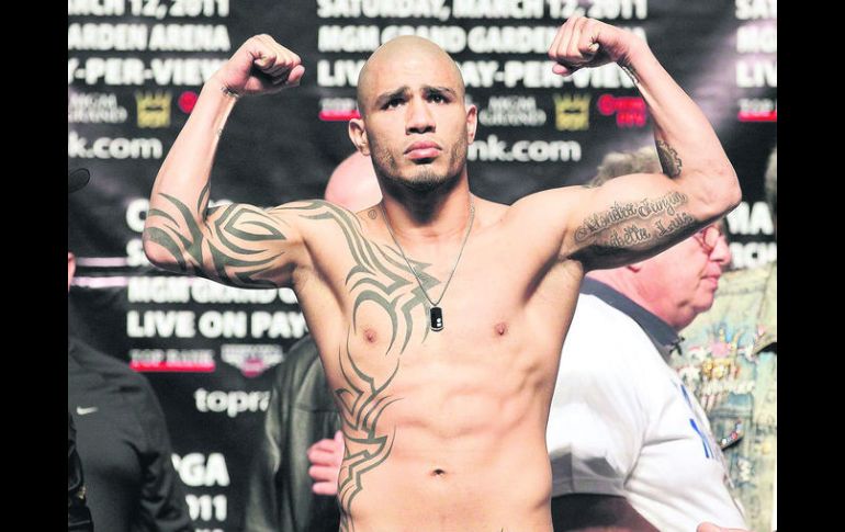 El combate entre Miguel Cotto y el jalisciense Saúl 'Canelo' Álvarez no se ha podido concretar. AFP /