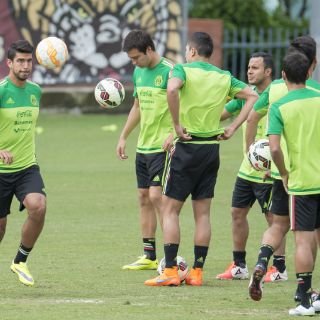 'Cubo' Torres y Eduardo Herrera, delantera del Tri ante EU