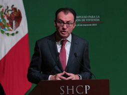 La entrega del documento dirigido a Luis Videgaray, secretario de Hacienda, estuvo encabezada por el abogado Fauzi Hamdan. NTX / ARCHIVO