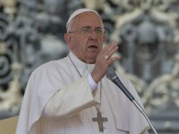 Francisco cree que la unión matrimonial y familiar para toda la vida está basada sobre la complementariedad entre ambos sexos. AP / A. Medichini