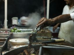 Especialista piden a la ciudadanía evitar comer en la calle. EL INFORMADOR / ARCHIVO