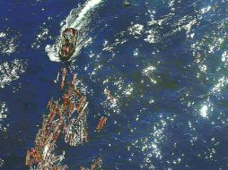 El barco ya se encuentra a dos mil 400 metros de profundidad en un área de corrientes marinas profundas. AFP / ARCHIVO