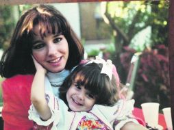 Amorosas. Julieta Bilbao con su hijita.  /