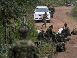 El ejército colombiano informa que, esta madrugada, fueron atacados por las FARC mientras dormían. AFP / L. Robayo