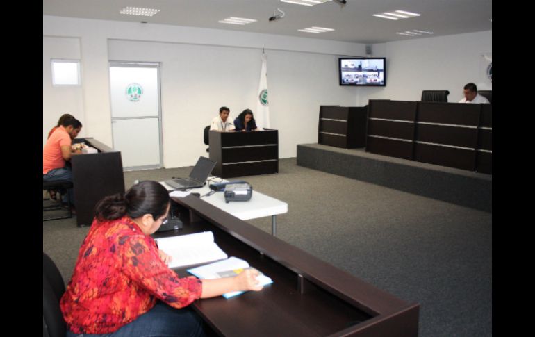 En la sesión evaluaron pruebas de la Fiscalía. ESPECIAL / fge.yucatan.gob.mx