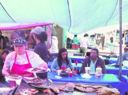 Tenga cuidado. El aire levanta polvo y heces, que se volatizan y caen en los puestos de comida. EL INFORMADOR /