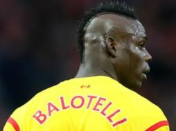 Mario Balotelli ya había sido objeto de este tipo de frases cuando jugaba en Italia. ESPECIAL / www.thefa.com