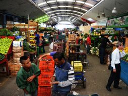 Comerciantes expusieron la problemática que viven por la presencia del comercio informal. EL INFORMADOR / ARCHIVO