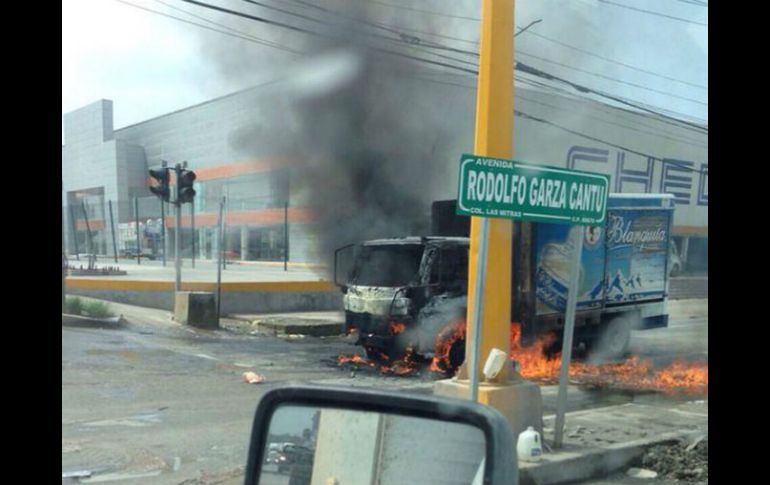 Autoridades estatales y federales controlan la situación de violencia alrededor de las 18:00 horas. AFP /