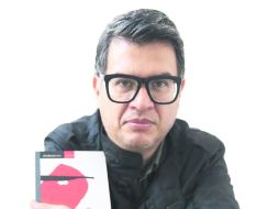 León Plascencia Ñol mostró en la Casa Taller José Clemente Orozco cómo dio forma a un libro que lo representa casi por completo. EL INFORMADOR / M. Vargas