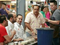 Villanueva convivió con jóvenes del Centro de Atención Integral Barrios Unidos en Cristo. TWITTER / @rvillanueval